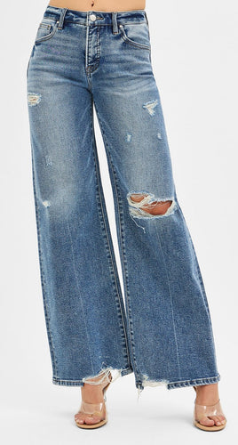 Mid Rise Distressed Risen Jeans