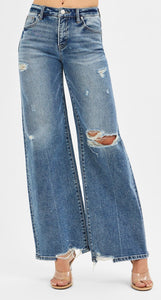 Mid Rise Distressed Risen Jeans
