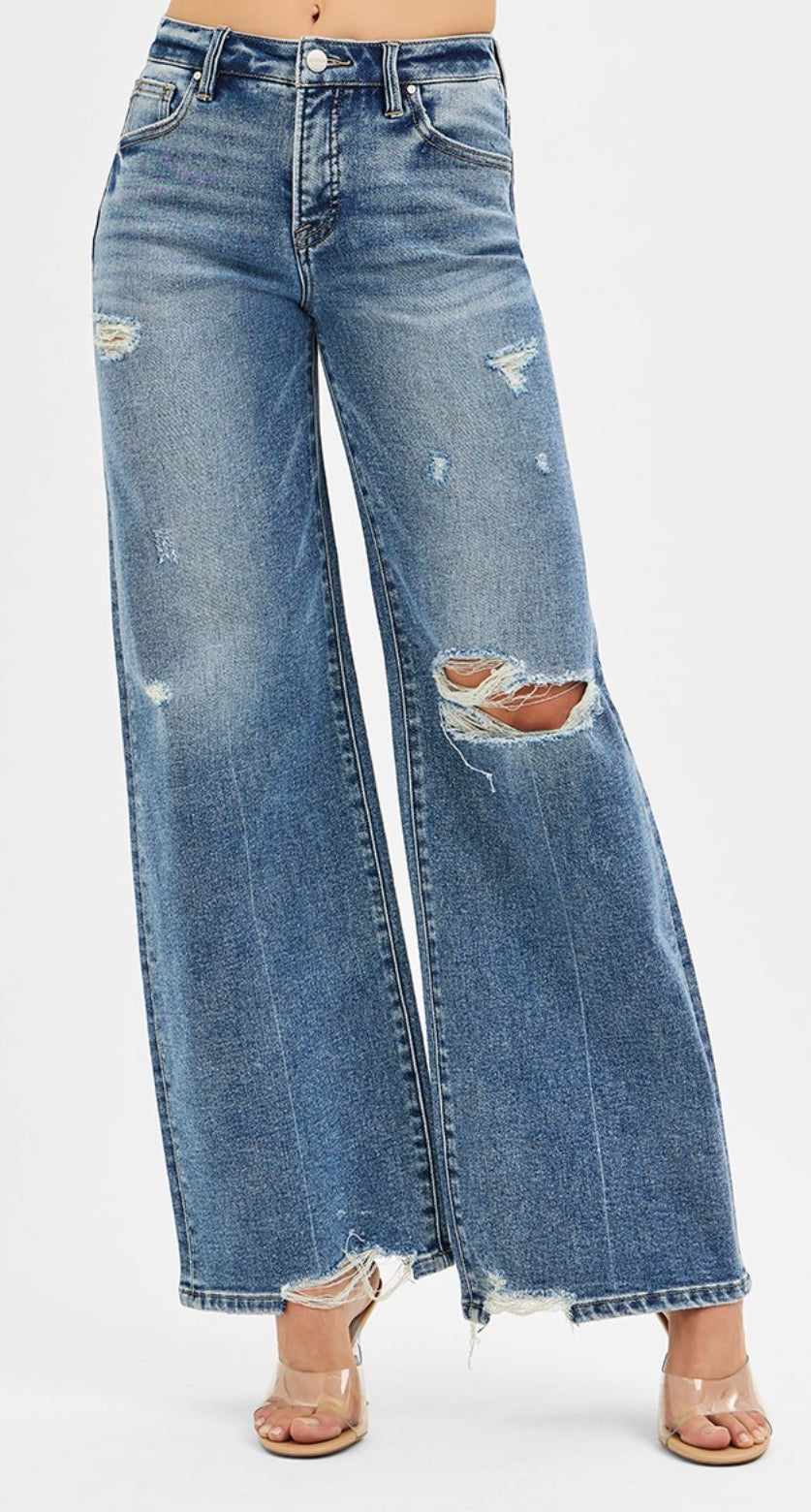 Mid Rise Distressed Risen Jeans