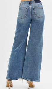 Mid Rise Distressed Risen Jeans